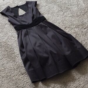 BEAUTIFUL FORMAL BLACK DRESS - 6 NWT